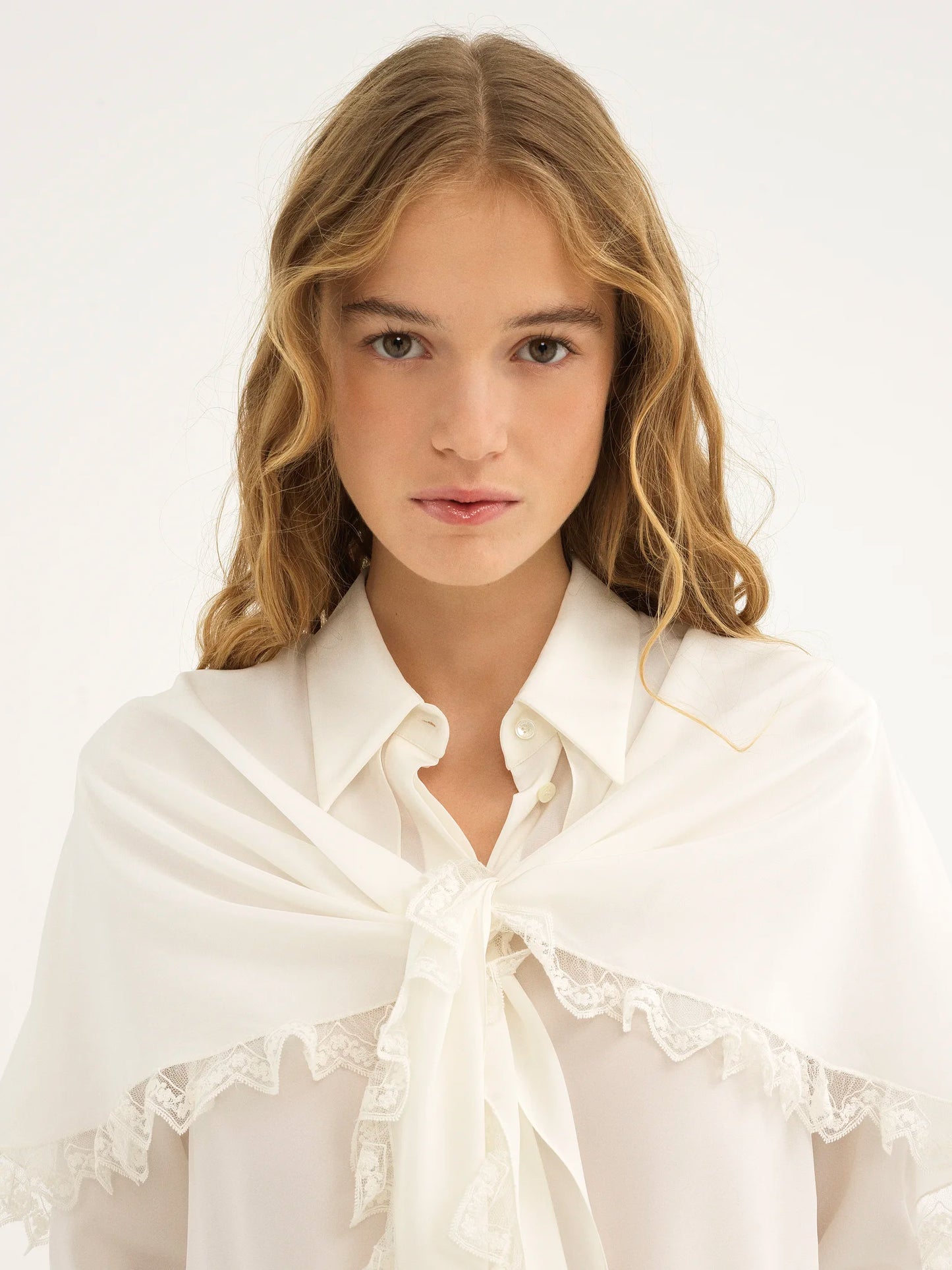 Knotted heritage cape blouse in silk || Ownara